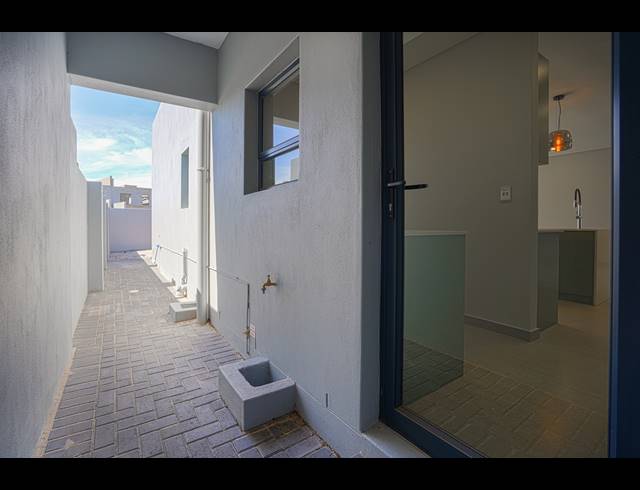 4 BEDROOM HOUSE FOR SALE IN SANDOWN